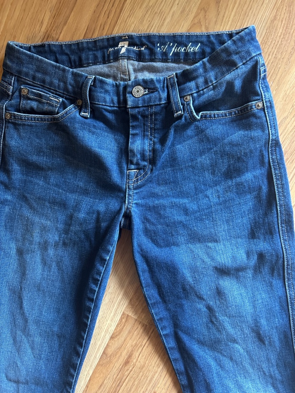 7 For All Mankind Women's Flare Jeans A pocket  Size 28 - Picture 2 of 4